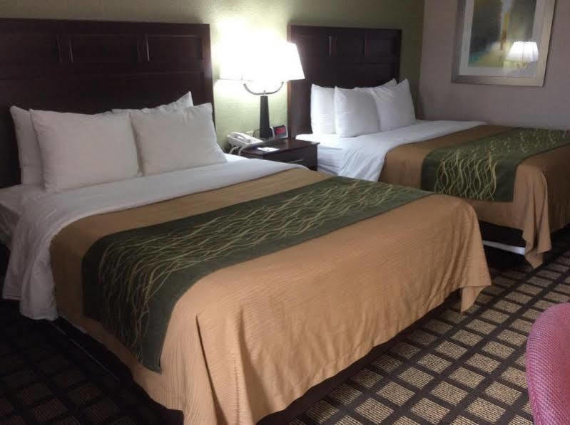 Baymont By Wyndham Ames Hotell Eksteriør bilde